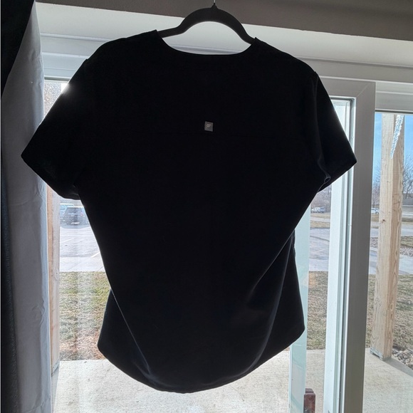 Fabletics Black Short Sleeve Scrub Tee - Picture 2 of 2